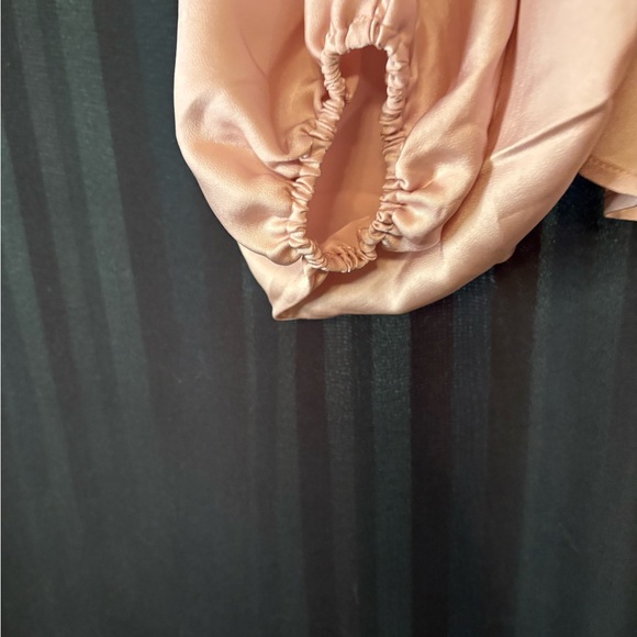 Pink satin shirt - Picture 3 of 4